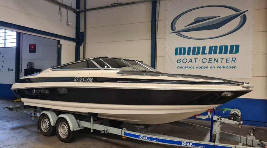 Larson LXi 228 Bowrider