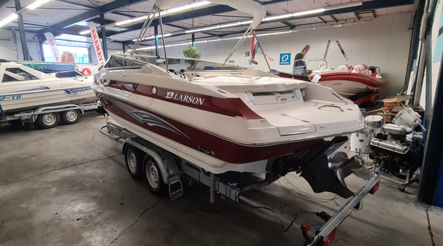 Larson LXi 228 Bowrider