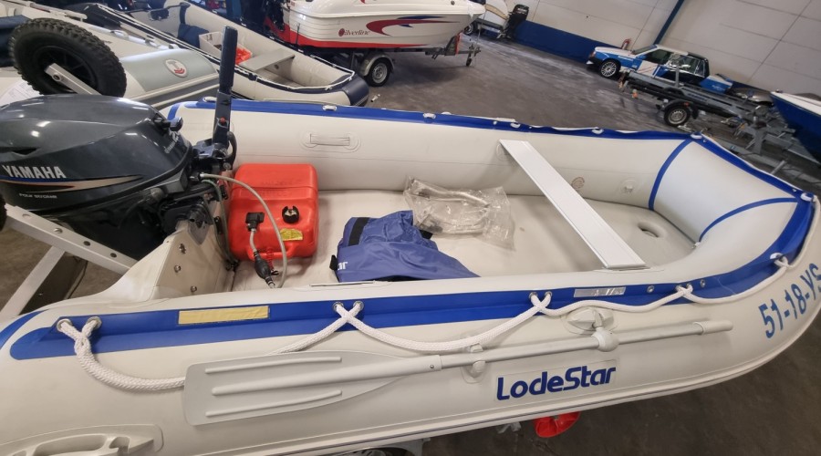 Lodestar 340NSA met Yamaha F20 en trailer