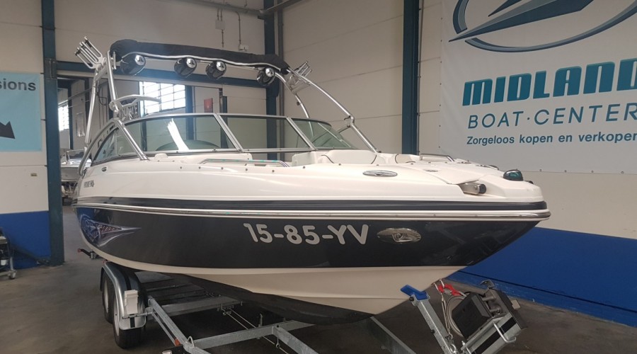 Rinker 226 Captiva R1