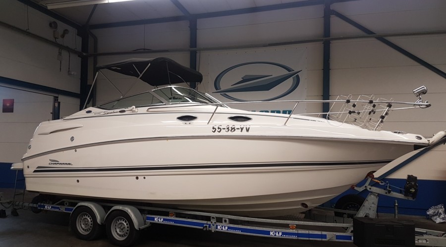 Chaparral 240 Signature Cruiser