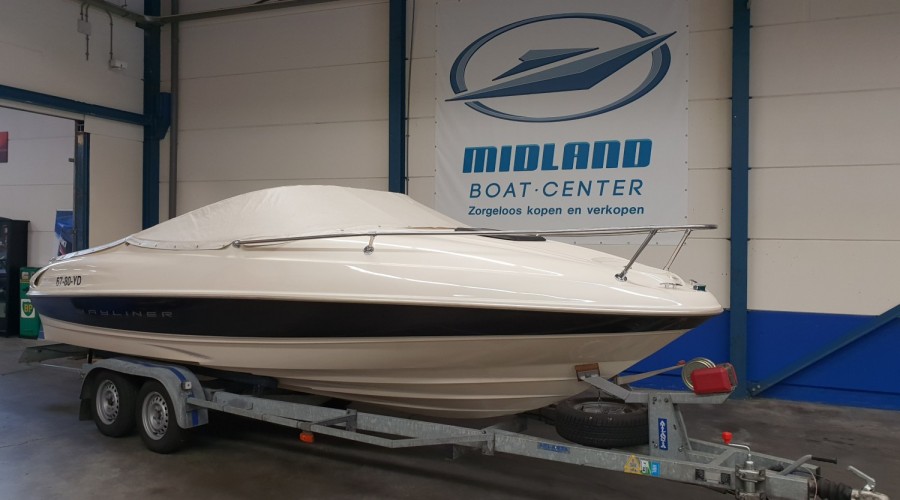 Zeer nette Bayliner 2052 LS Capri cuddy uit 1999