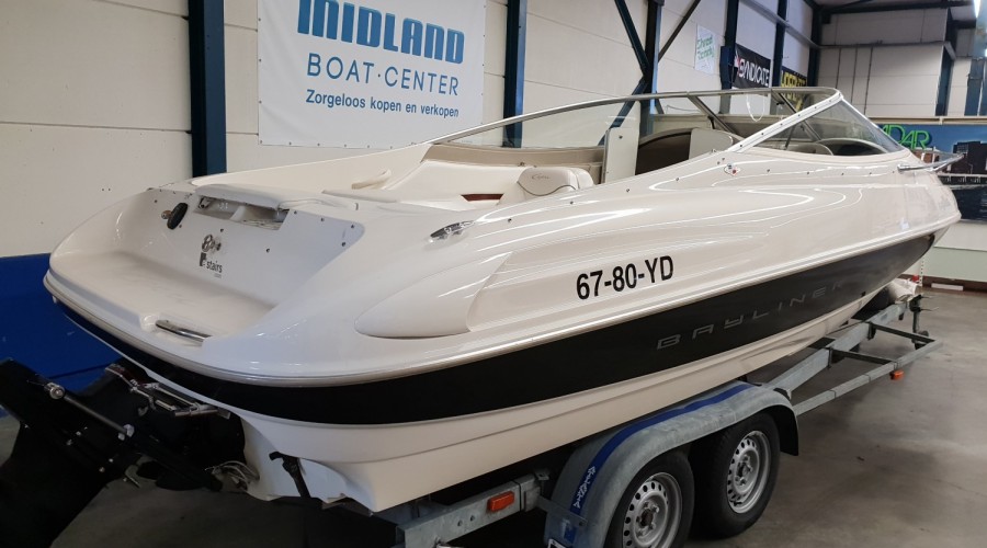 Zeer nette Bayliner 2052 LS Capri cuddy uit 1999