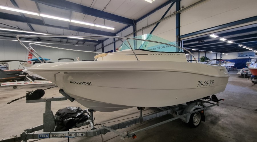 Jeanneau Merry Fisher 585 met Suzuki DF90A en trailer