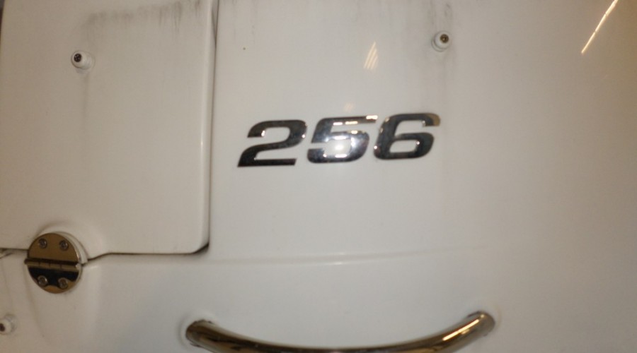 Chaparral 256 SSi bowrider